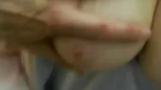 Brünett veetis seda mõnuga