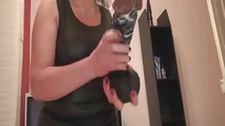 Mees kukutas oma naist