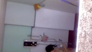 Lesbi tüdrukud perses vannitoas