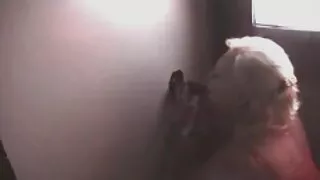 Naine kalalihaga kiusab letis